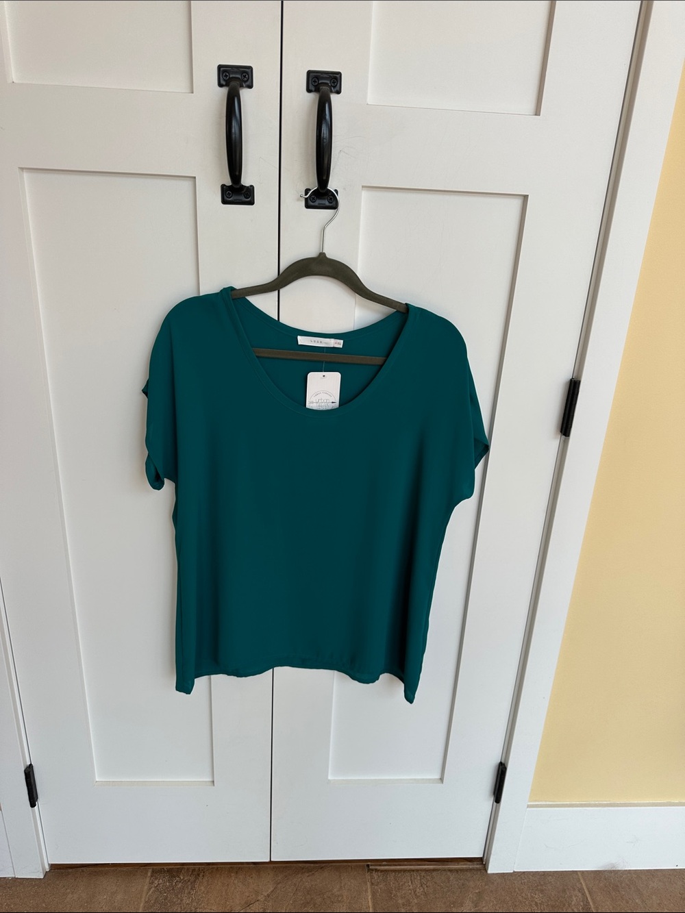 Lush Teal Short Sleeve Scoop Neck Top Size M